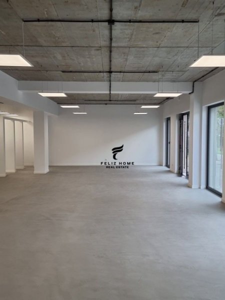 Tirane, jepet me qera dyqan Kati 1, 1.200 m² 1.200 € (ASTIR)