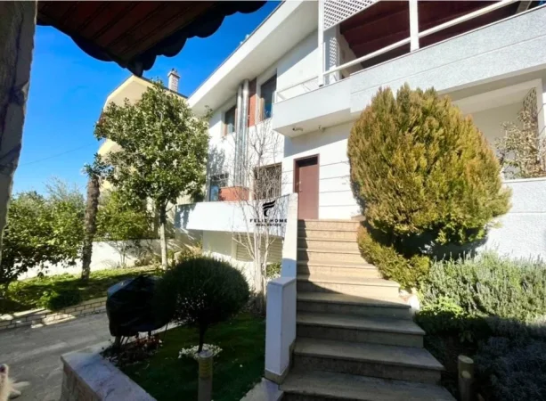 Tirane, shitet Vile 3 Katshe Kati 3, 379 m² 700.000 € (RRUGA E ELBASANIT)