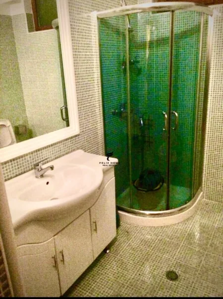 Tirane, shitet Vile 3 Katshe Kati 3, 379 m² 700.000 € (RRUGA E ELBASANIT)