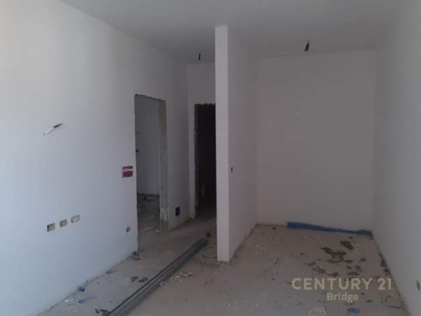 Tirane, shitet apartament 2+1+BLK Kati 9, 110 m² 192.500 Euro (Rr.Kavajes)
