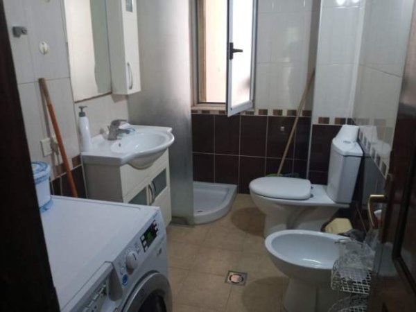 Tirane, shes apartament 2+1+BLK Kati 3, 110 m² 139.500 Euro (Rruga Myslym Shyri)