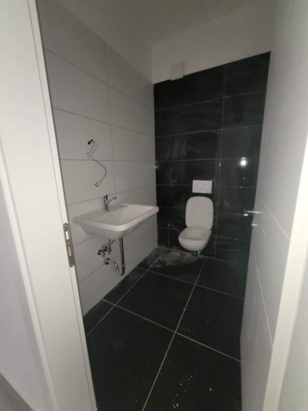 Tirane, jepet me qera apartament 2+1+BLK Kati 2, 94 m² 400 Euro (Rr.Robert Shvarc)
