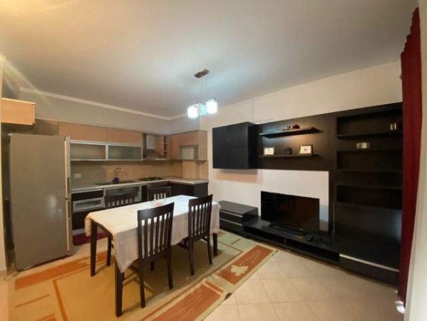 Tirane, jap me qera apartament 2+1+BLK Kati 3, 100 m² 450 Euro (21 dhjetori)