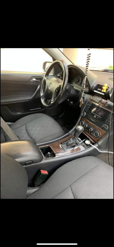 Tirane, shitet makine Mercedes-Benz C 220 Viti 2005, 4.599 Euro