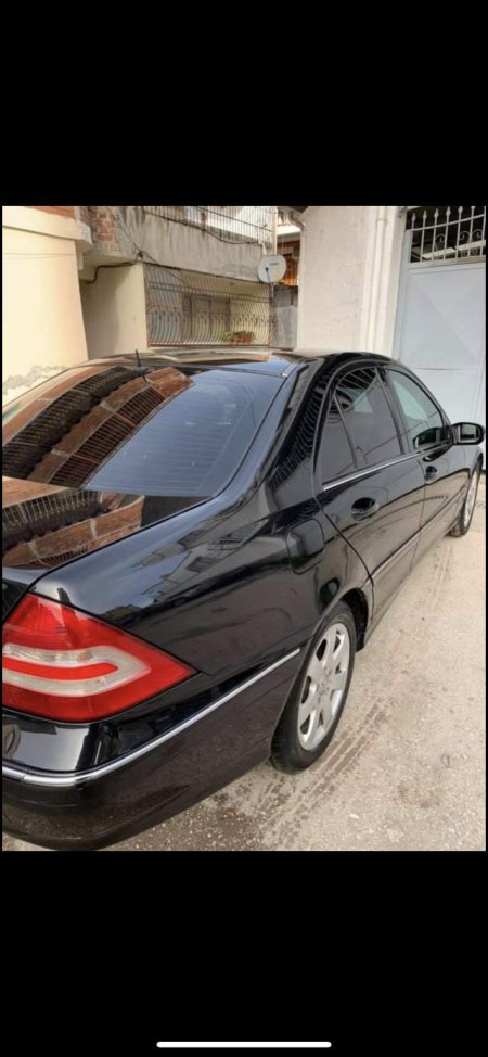 Tirane, shitet makine Mercedes-Benz C 220 Viti 2005, 4.599 Euro