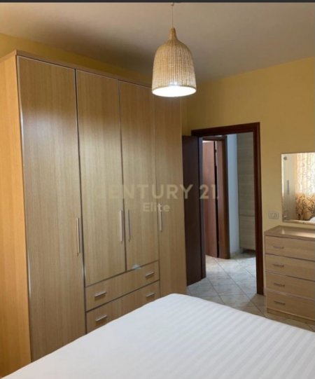 Tirane, jepet me qera apartament 2+1+BLK Kati 6, 120 m² 500 Euro (Rruga e Kavajës)