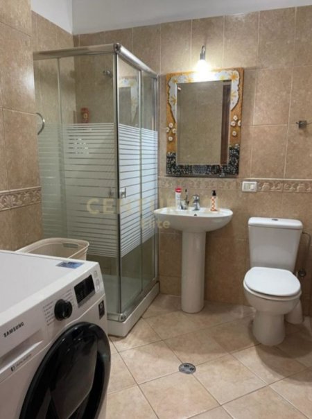 Tirane, jepet me qera apartament 2+1+BLK Kati 6, 120 m² 500 Euro (Rruga e Kavajës)