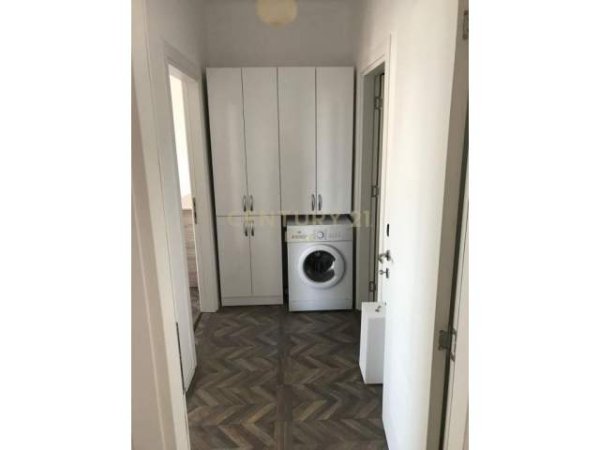Tirane, jepet me qera apartament 2+1 Kati 5, 650 Euro