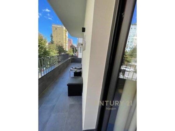 Tirane, jap me qera ambjent biznesi Kati 1, 175 m² 1.300 Euro (komuna parisit)