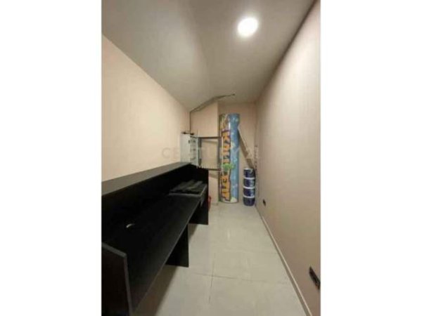 Tirane, jap me qera ambjent biznesi Kati -1, 251 m² 1.500 Euro (9 katshet)