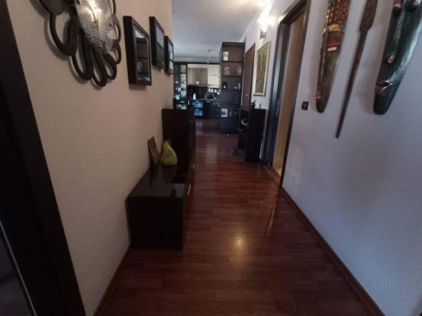 Tirane, jepet me qera apartament 2+1+BLK Kati 7, 109 m² 600 Euro (Rruga Frederik Shiroka)