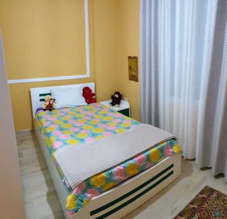 Tirane, jepet me qera apartament 2+1+BLK Kati 5, 100 m² 500 Euro (Liqeni Thate)