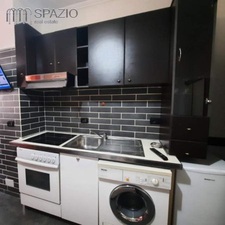 Tirane, jepet me qera apartament 1+1 Kati 2, 39 m² 370 Euro (Rruga ''5 Maji'')