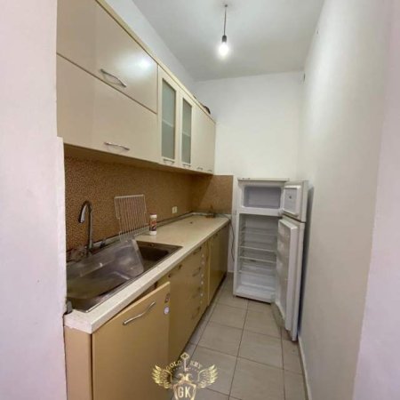 Durres, jepet me qera apartament 1+1+BLK Kati 1, 69 m² 170 Euro (STADIUMI)