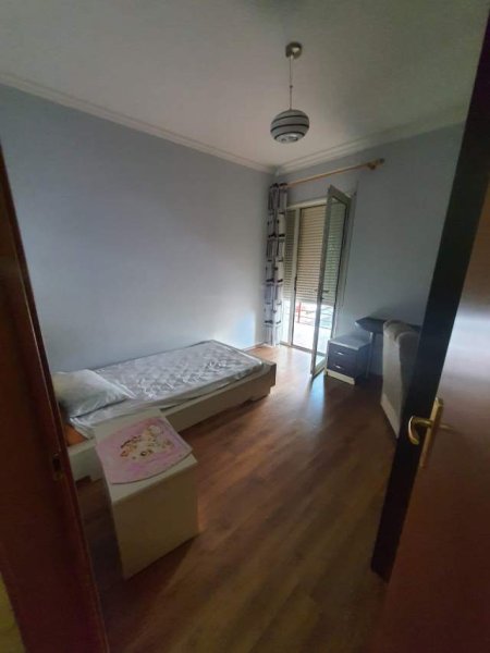 Tirane, jepet me qera apartament 2+1+BLK Kati 1, 100 m² 450 Euro (rruga ndre mjeda)