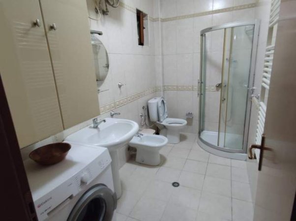 Tirane, jepet me qera apartament 1+1 Kati 10, 70 m² 50.000 Leke (rruga  e elbasanit)