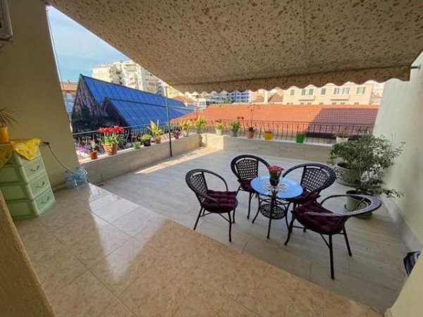 Tirane, jepet me qera apartament 1+1+A+BLK Kati 3, 75 m² 700 Euro (Pazari ri)
