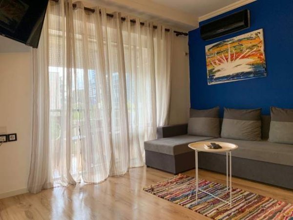 Tirane, jepet me qera ditore Kati 3, 40 m² 35 Euro (Qira Ditore Super Studio-Apartament.)