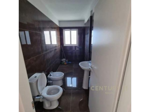Vlore, shitet apartament 1+1 Kati 1, 82 m² 85.000 Euro (Radhim)