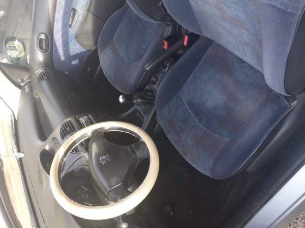 Tirane, shitet makine Peugot 206 Viti 2002, 1.250 Euro