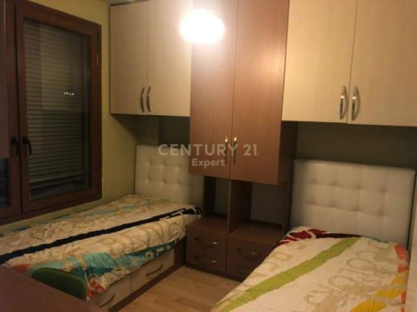 Tirane, jepet me qera apartament 3+1+BLK Kati 3, 110 m² 950 Euro (Deliorgji)
