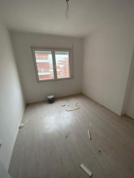 Tirane, jepet me qera apartament 2+1+BLK Kati 5, 93 m² 350 Euro (kompleksi sima)