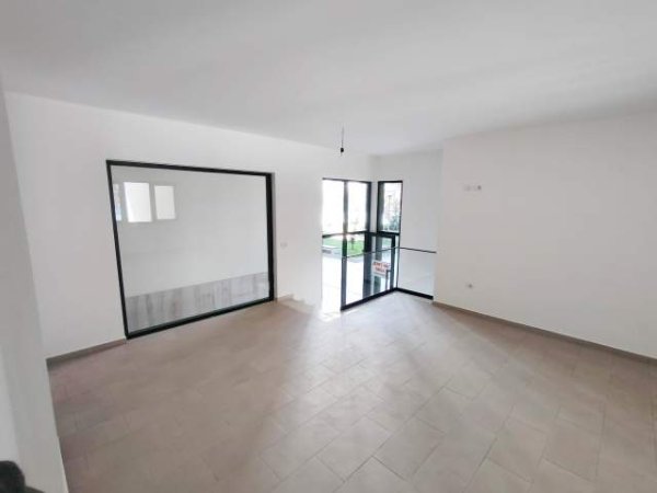 Tirane, jepet me qera apartament 1+1 Kati 0, 45 m² 270 Euro (kompleksi green city)