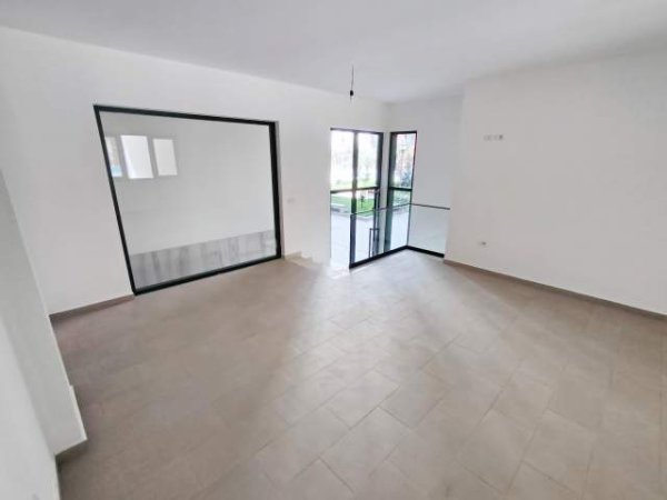 Tirane, jepet me qera apartament 1+1 Kati 0, 45 m² 270 Euro (kompleksi green city)