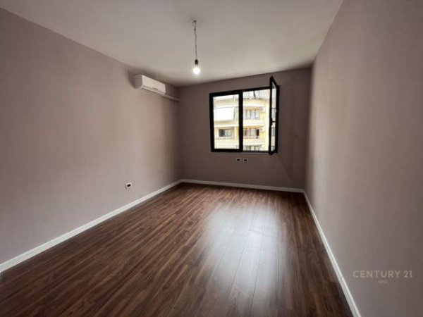 Shitet Apartament 2+1 tek 21 Dhjetori !  Kati 7, 110 m² 145.000 Euro