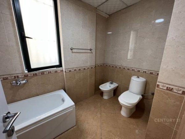 Shitet Apartament 2+1 tek 21 Dhjetori !  Kati 7, 110 m² 145.000 Euro
