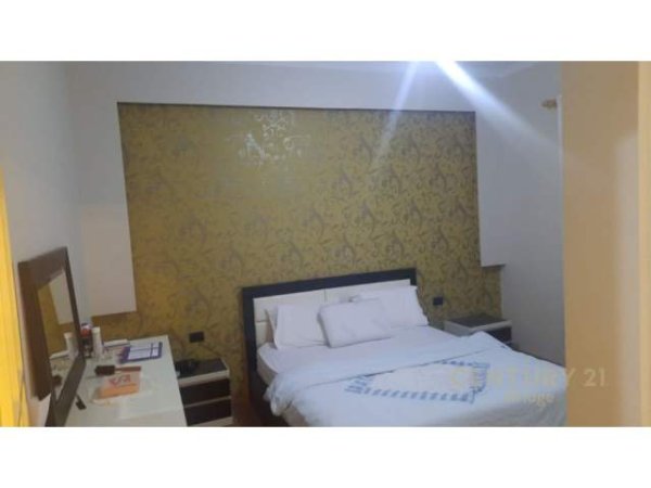 Tirane, jepet me qera apartament 2+1+BLK Kati 2, 126 m² 500 Euro (Rruga Vasil Shanto)