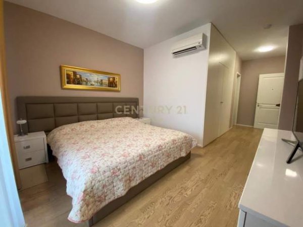 Tirane, jepet me qera apartament 3+1+BLK Kati 1, 164 m² 1.500 Euro (Sauk)