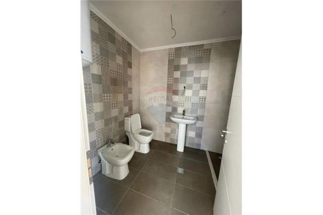 Tirane, jepet me qera apartament 2+1+BLK Kati 3, 96 m² 1.000 Euro (rtsh liceu artistik)