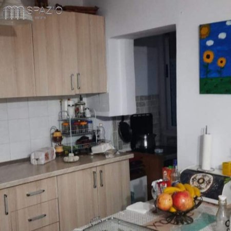 Tirane, shitet apartament 3+1 Kati 4, 100 m² 130.000 Euro (Rruga ''Tefta Tashko'')