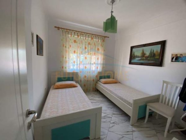 Durres, ofert apartament 3+1 Kati 1, 115 m² 86.000 Euro (Shkozet)