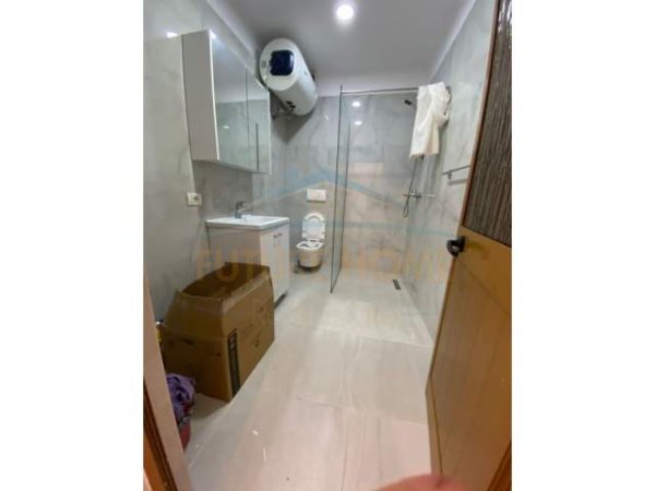 Tirane, jepet me qera apartament 2+1+BLK Kati 3, 95 m² 550 Euro (Komuna e Parisit, Lulishtja)
