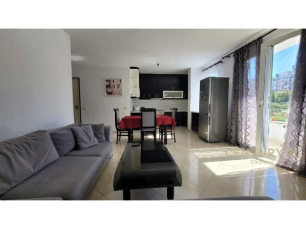 Tirane, jepet me qera apartament 2+1 Kati 2, 400 Euro (Selit)
