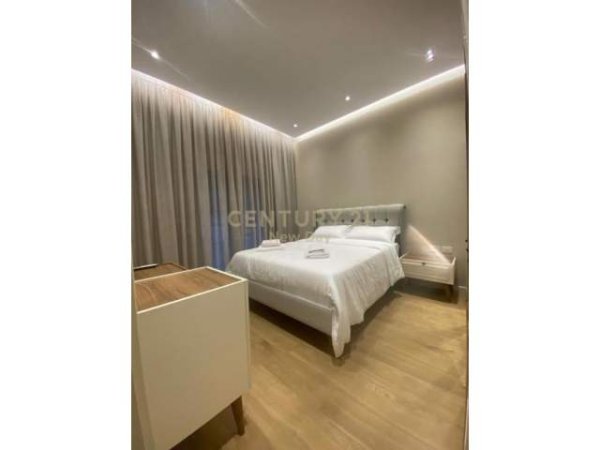Tirane, jepet me qera apartament 2+1+BLK Kati 5, 85 m² 850 Euro (Libri Universitar)