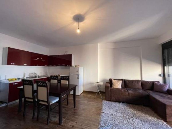 Tirane, jepet me qera apartament Kati 2, 68 m² 400 Euro (Pazari i Ri)