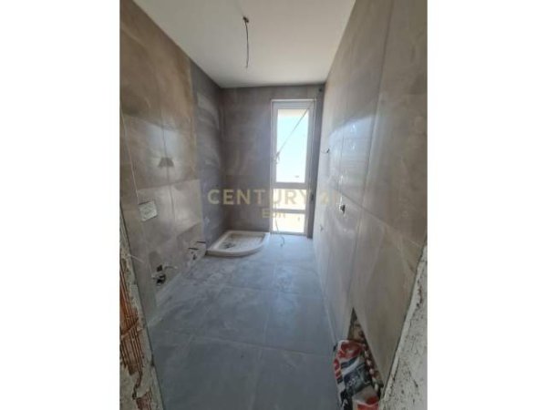 Gjiri Lalezit, shitet apartament ne plazh Kati 2, 100 m² 170.000 Euro