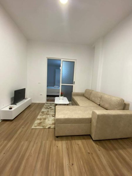 Tirane, jepet me qera apartament 1+1 Kati 4, 65 m² 500 Euro (Rruga sami frasheri)