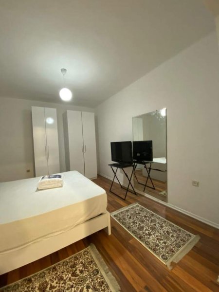 Tirane, jepet me qera apartament 1+1 Kati 4, 65 m² 500 Euro (Rruga sami frasheri)