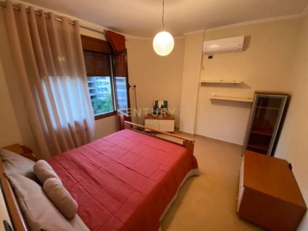 Tirane, jepet me qera apartament 2+1+A+BLK Kati 8, 120 m² 1.500 Euro (Ish Blloku)