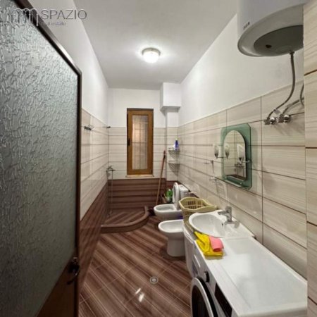 Tirane, jepet me qera apartament 1+1+BLK Kati 3, 60 m² 25.000 Leke (Shkoze)