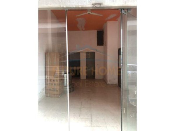 Durres, shitet dyqan Kati 0, 45 m² 42.000 Euro (Plazh)