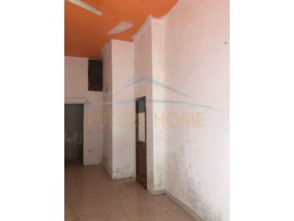 Durres, shitet dyqan Kati 0, 45 m² 42.000 Euro (Plazh)