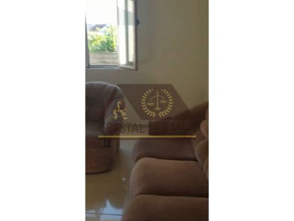 Tirane, jepet me qera apartament 2+1 Kati 1, 86 m² 30.000 Leke (Ne fund te bulevardit te ri)