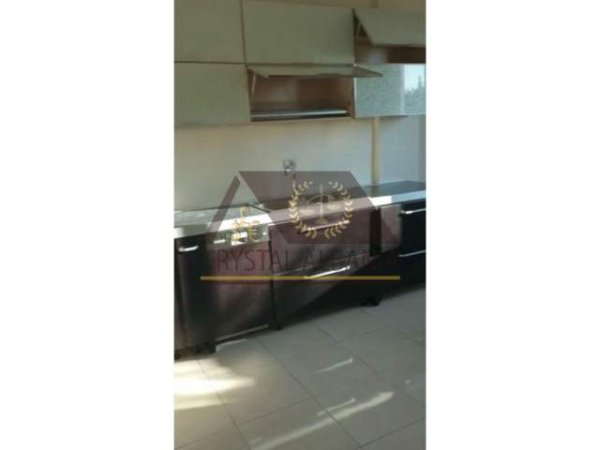 Tirane, jepet me qera apartament 2+1 Kati 1, 86 m² 30.000 Leke (Ne fund te bulevardit te ri)