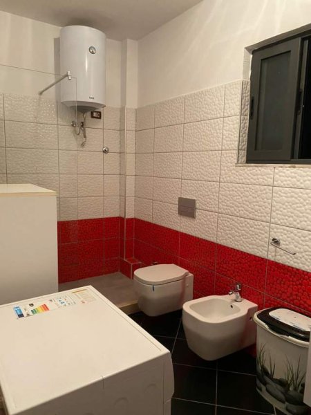 Tirane, jepet me qera Vile 2+1+BLK Kati 2, 85 m² 450 Euro (Don Bosko)