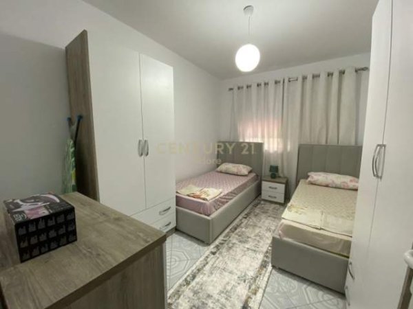 Tirane, jepet me qera apartament 2+1+A+BLK Kati 3, 64 m² 700 Euro (Garda)